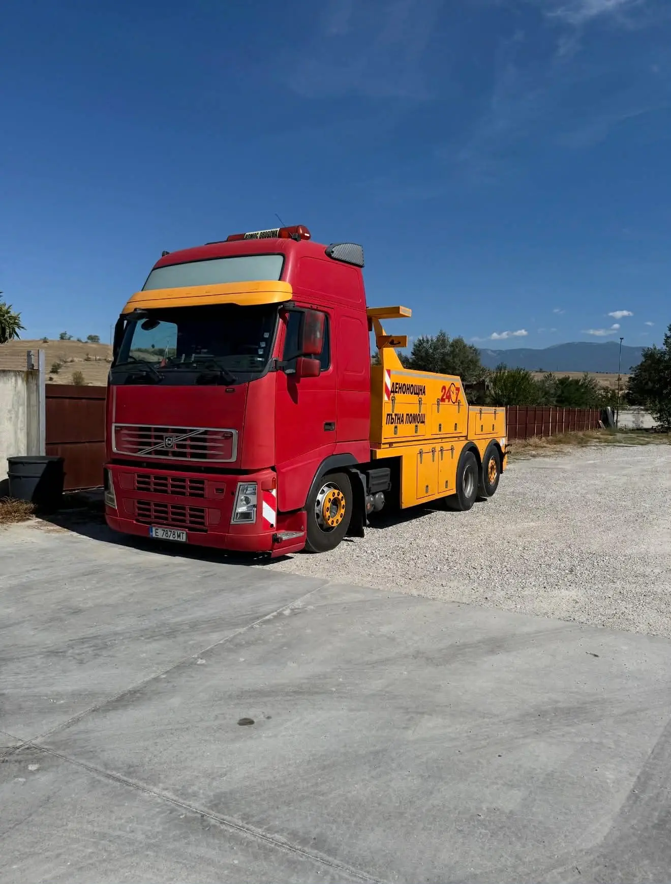 Тежък автокран Volvo FH за пътна помощ